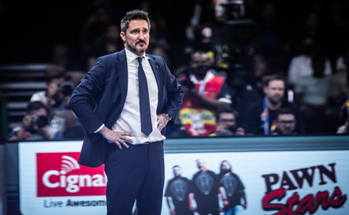 Gianmarco Pozzecco gives emotional speech about Italy's performance in World Cup