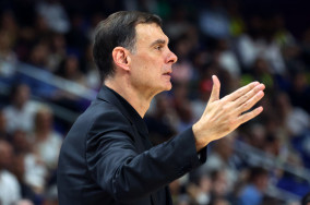 Bartzokas displeased with Olympiacos' attitude vs. ALBA, gives Keenan Evans update