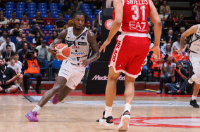 Barcelona reportedly signs American swingman Myles Cale